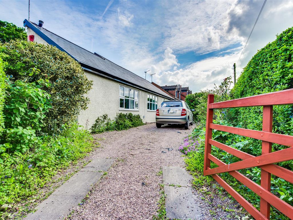 3 bed detached house for sale in Moss Road, Congleton, Cheshire CW12, £