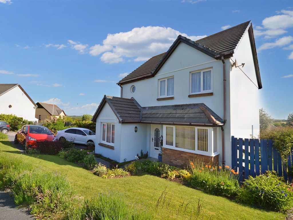 3 bed detached house for sale in Wood Lane, Neyland, Milford Haven SA73