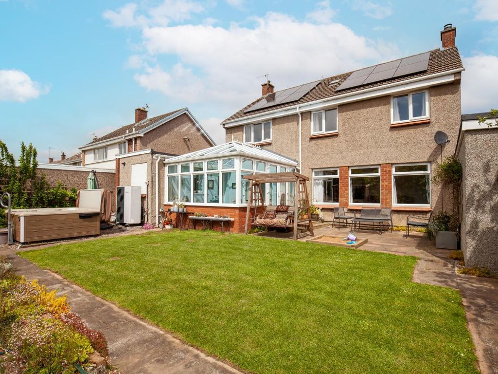 5 bed detached house for sale in Swanston Grove, Fairmilehead
