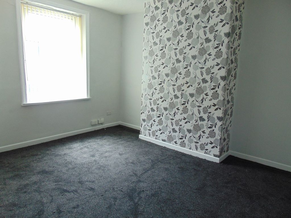 2 bed terraced house to rent in Commercial Street, Brierfield, Nelson