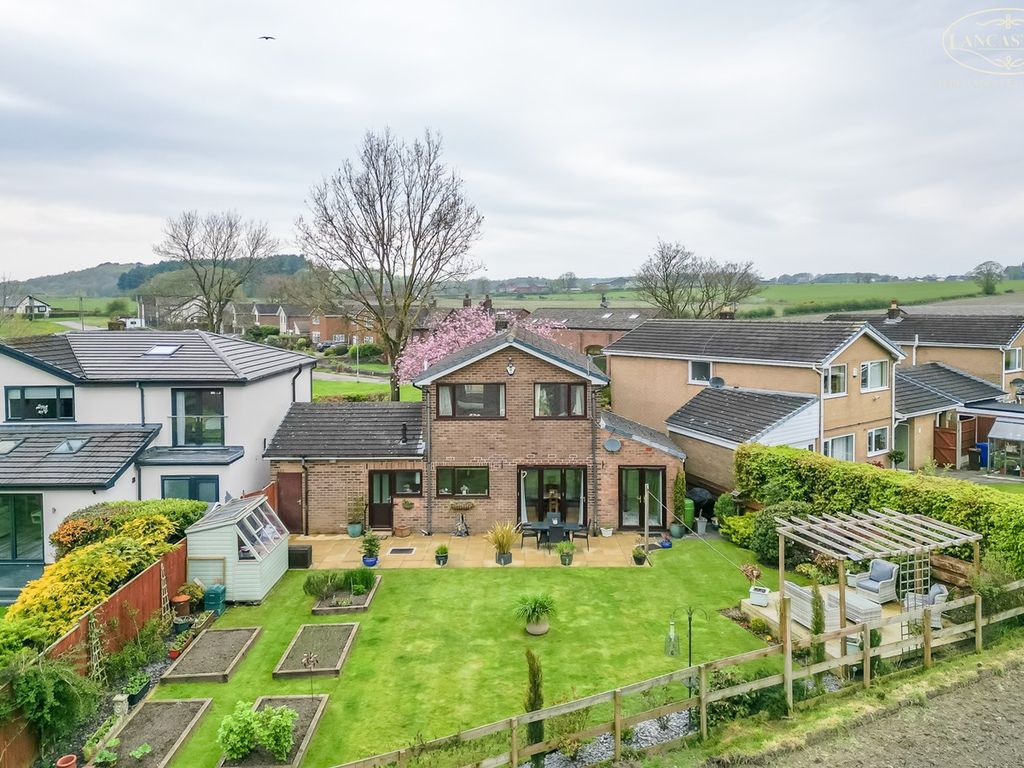 3 bed detached house for sale in Pennington Close, Aspull, Wigan WN2, £450,000 Zoopla