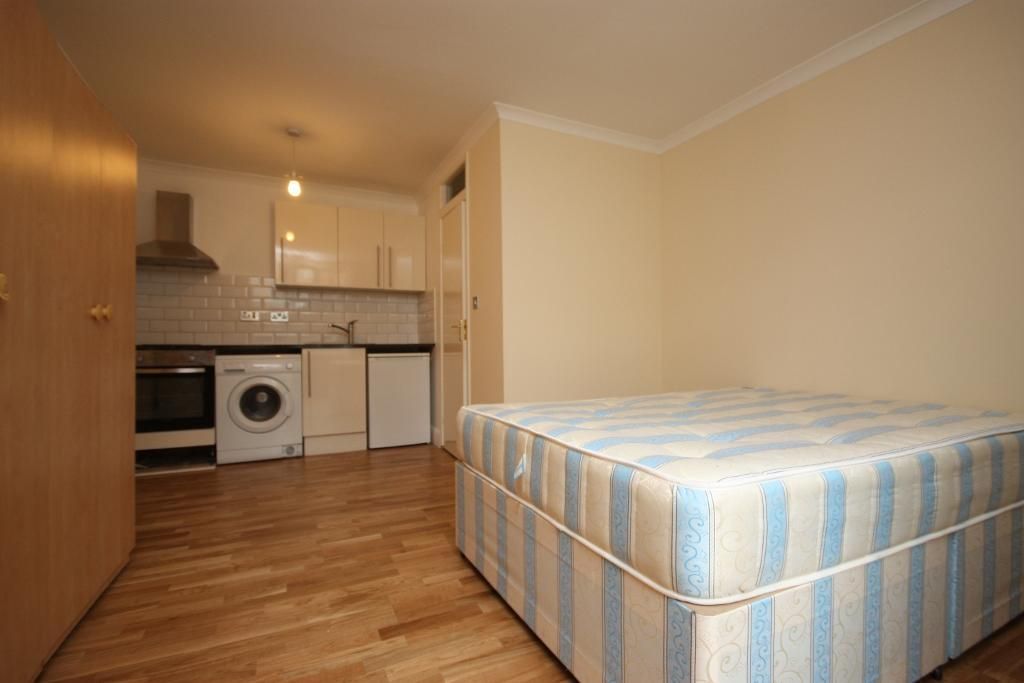 Studio to rent in Norbroke Street, East Acton, London W12, £1,250 pcm