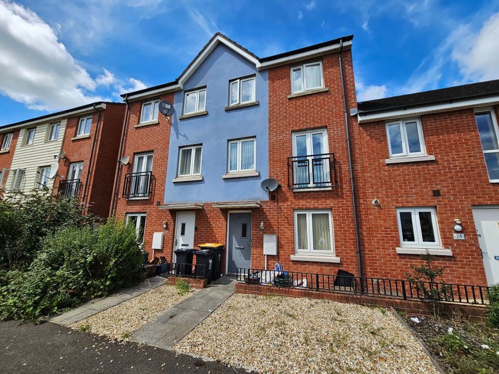 5 bed terraced house for sale in 26 Alicia Crescent, Newport, Gwent