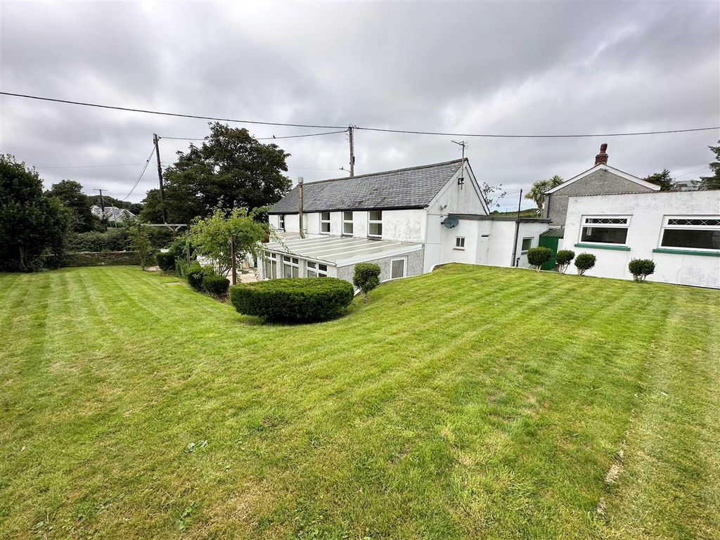 2 bed detached house for sale in Higher North Country, Redruth TR16, £