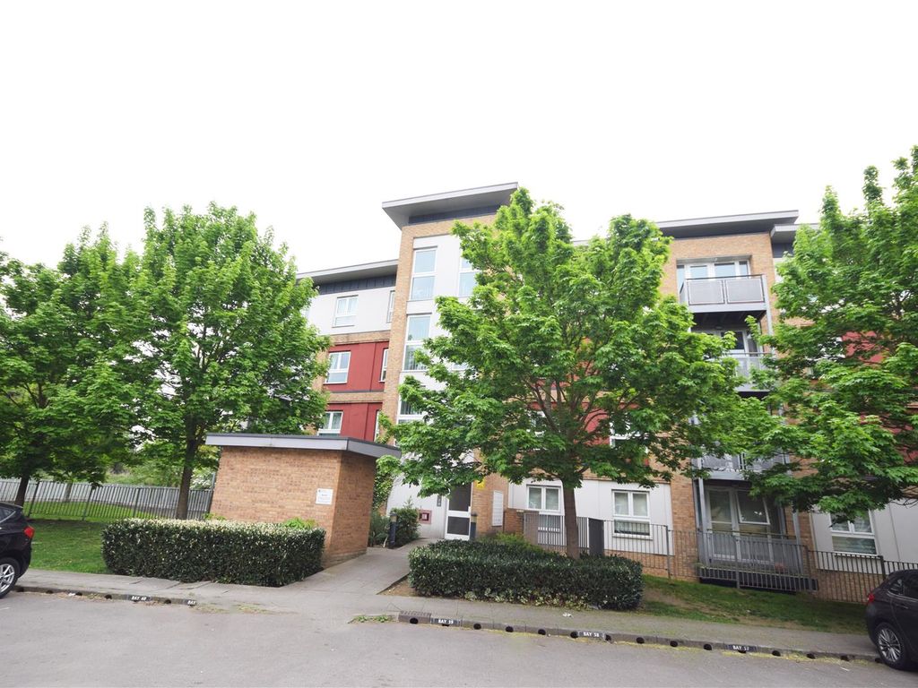 1 bed flat to rent in Langhorn Drive, Twickenham TW2 Zoopla