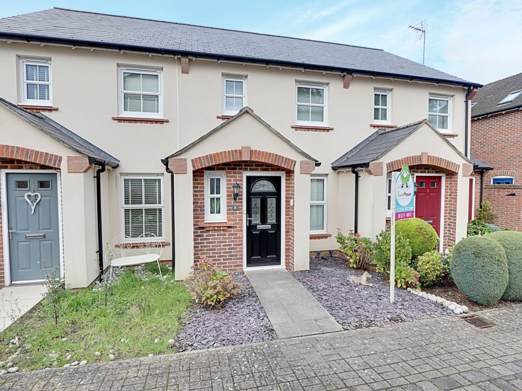 2 bed terraced house for sale in Millbrook Close, SherfieldOnLoddon