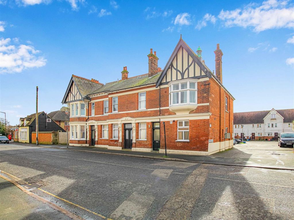 1 bed flat for sale in Rose & Crown Mews, Southminster CM0 Zoopla