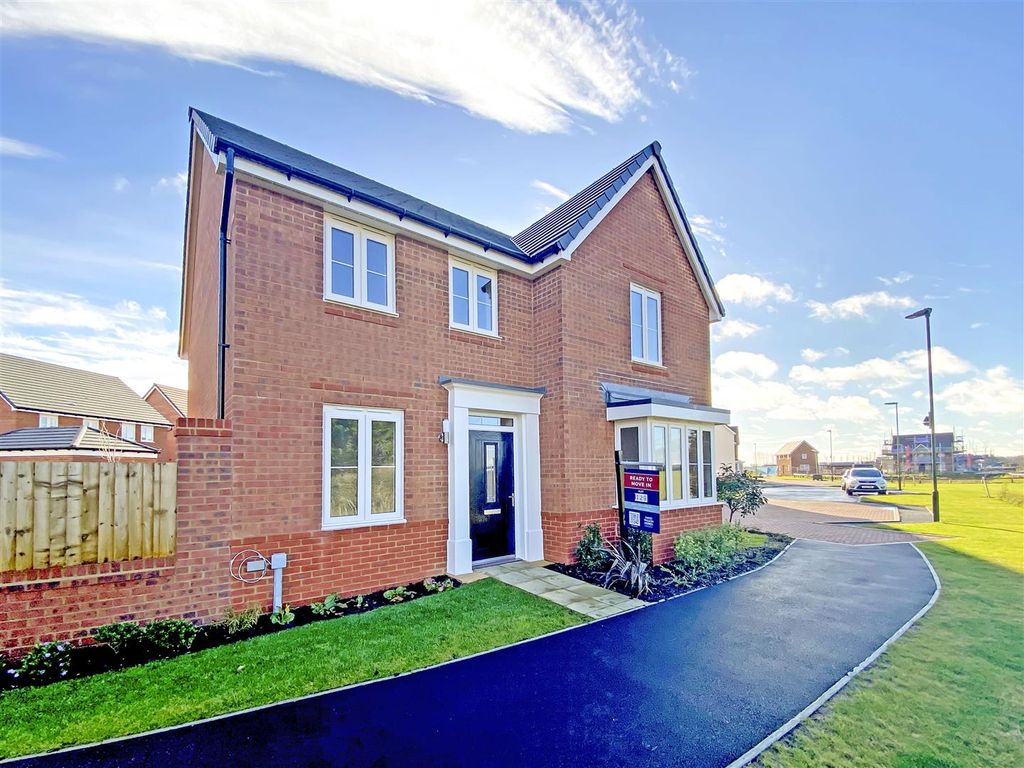 New home, 4 bed detached house for sale in Drove Lane, Main Road