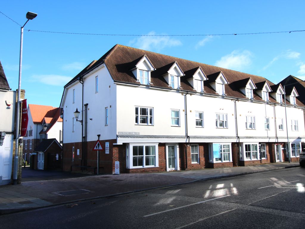 2 bed flat for sale in High Street, Dunmow CM6, £225,000 Zoopla