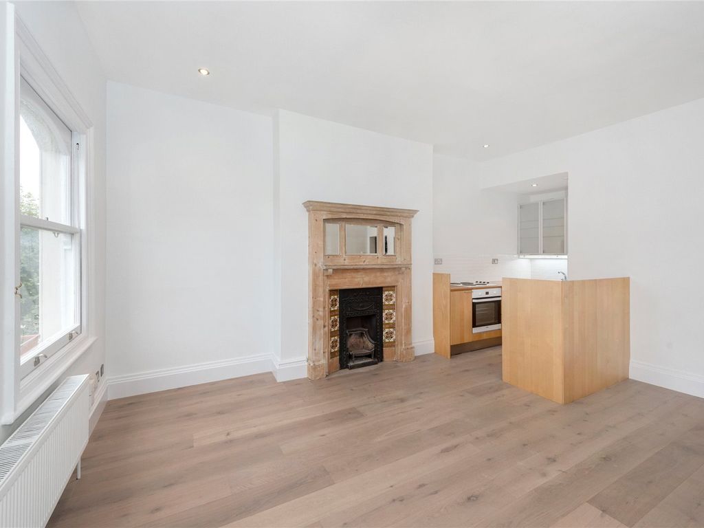 2 bed flat to rent in St. Quintin Avenue, London W10 Zoopla