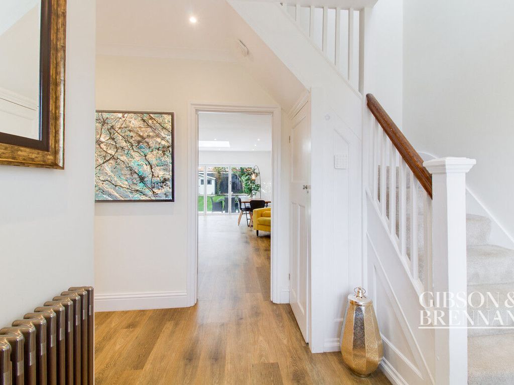 3 bed semidetached house for sale in Tudor Avenue, Romford RM2, £