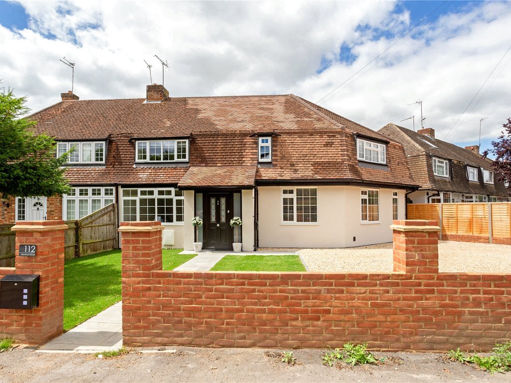 5 bed semidetached house for sale in Newtown Road, Marlow