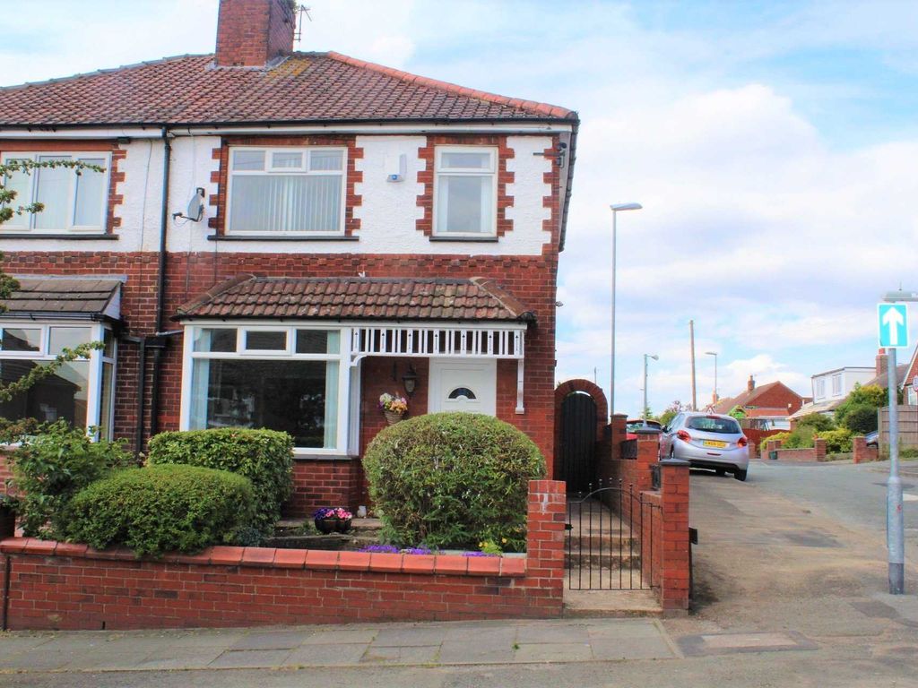 3 bed semidetached house for sale in Chadderton Park Road, Chadderton