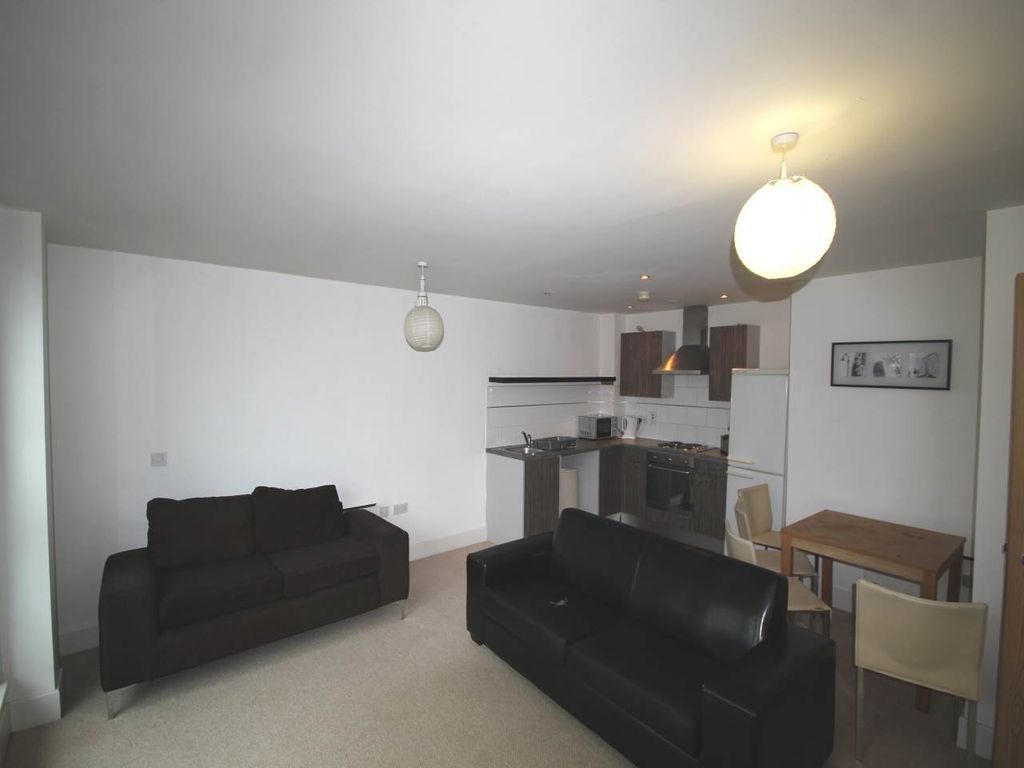 2 bed flat to rent in Woolston Warehouse, Grattan Road, Bradford BD1, £