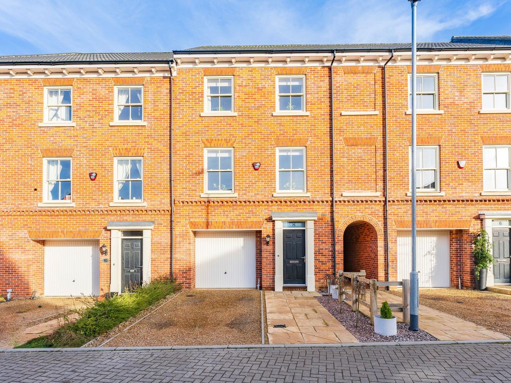 3 bed town house for sale in Carter Road, Sprowston NR7, £300,000 Zoopla