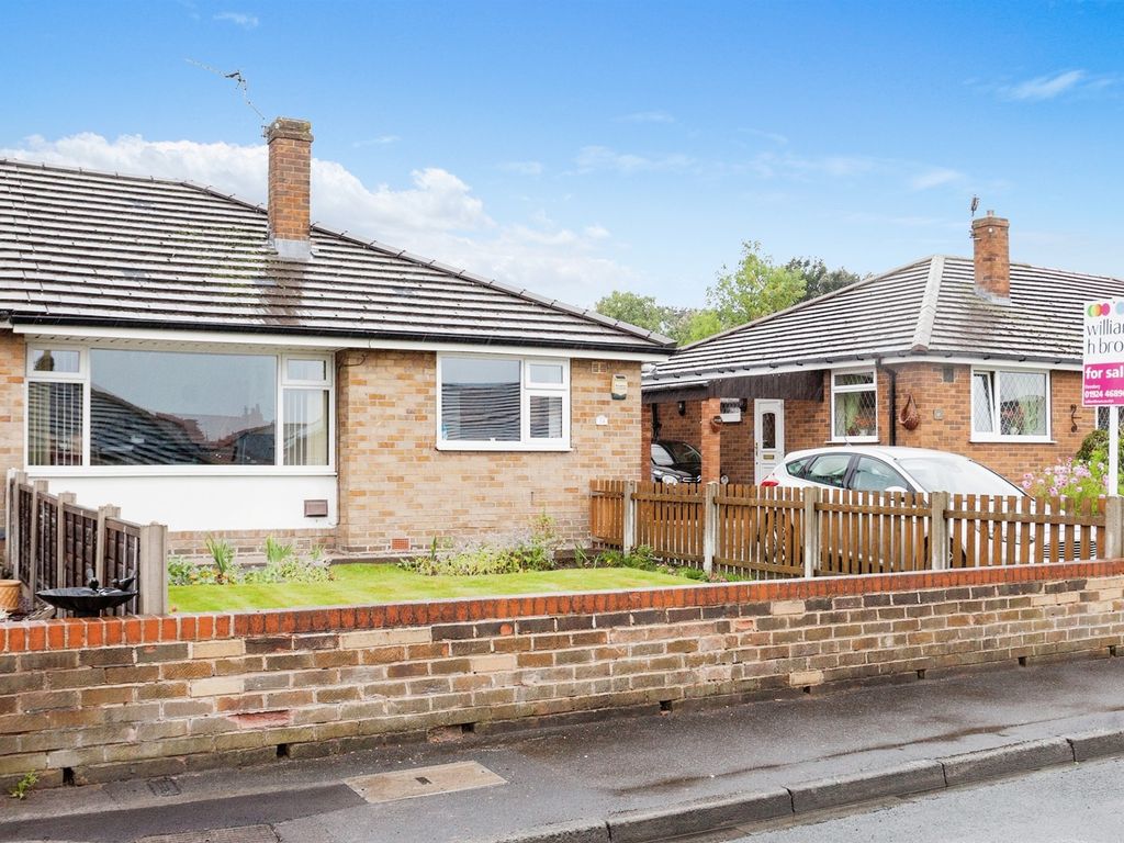2 bed semidetached bungalow for sale in Hayson Close, Dewsbury WF12, £