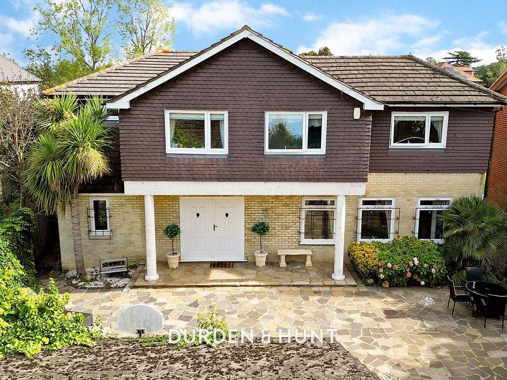 5 bed detached house for sale in Chapel Lane, Chigwell IG7, £1,695,000