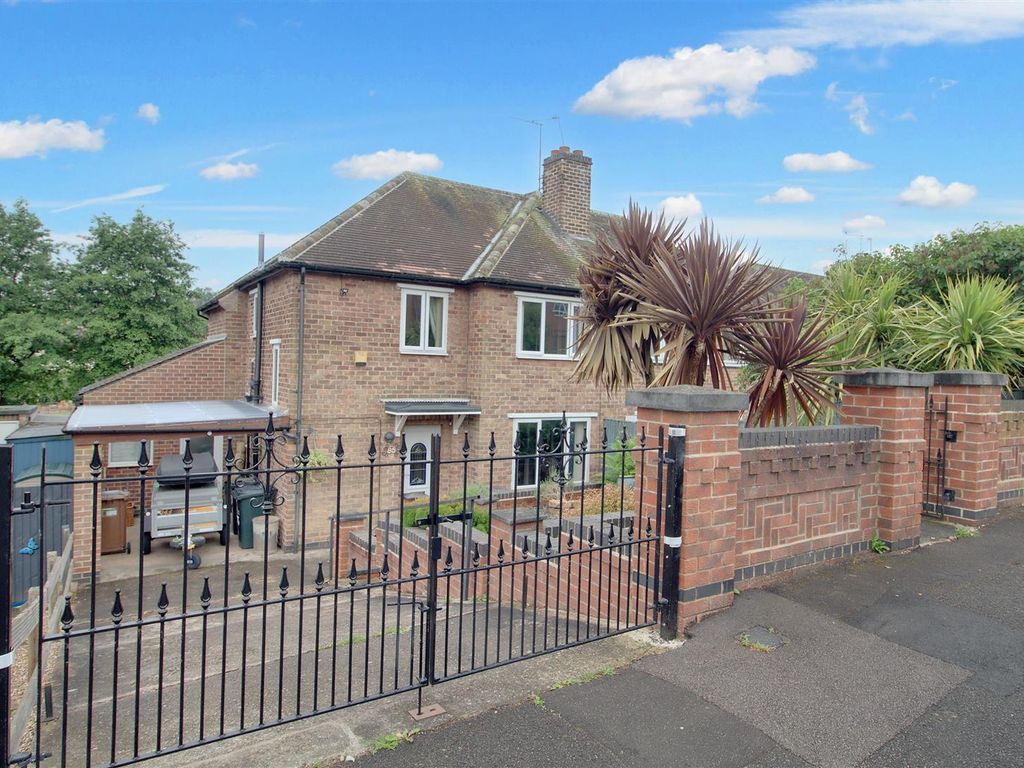 3 bed semidetached house for sale in Fraser Road, Carlton, Nottingham