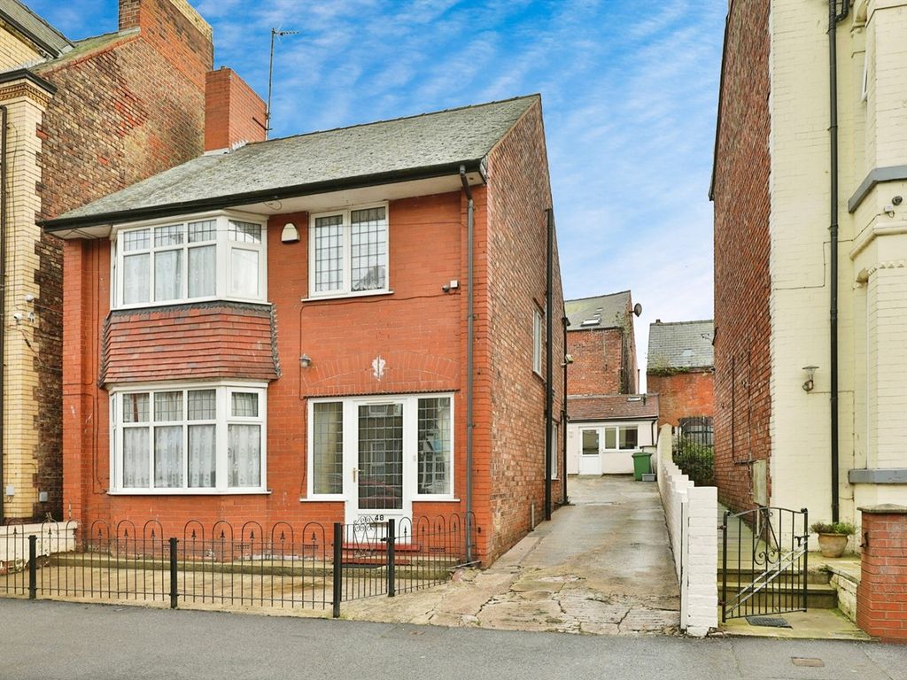 3 bed detached house for sale in Marshall Avenue, Bridlington YO15, £