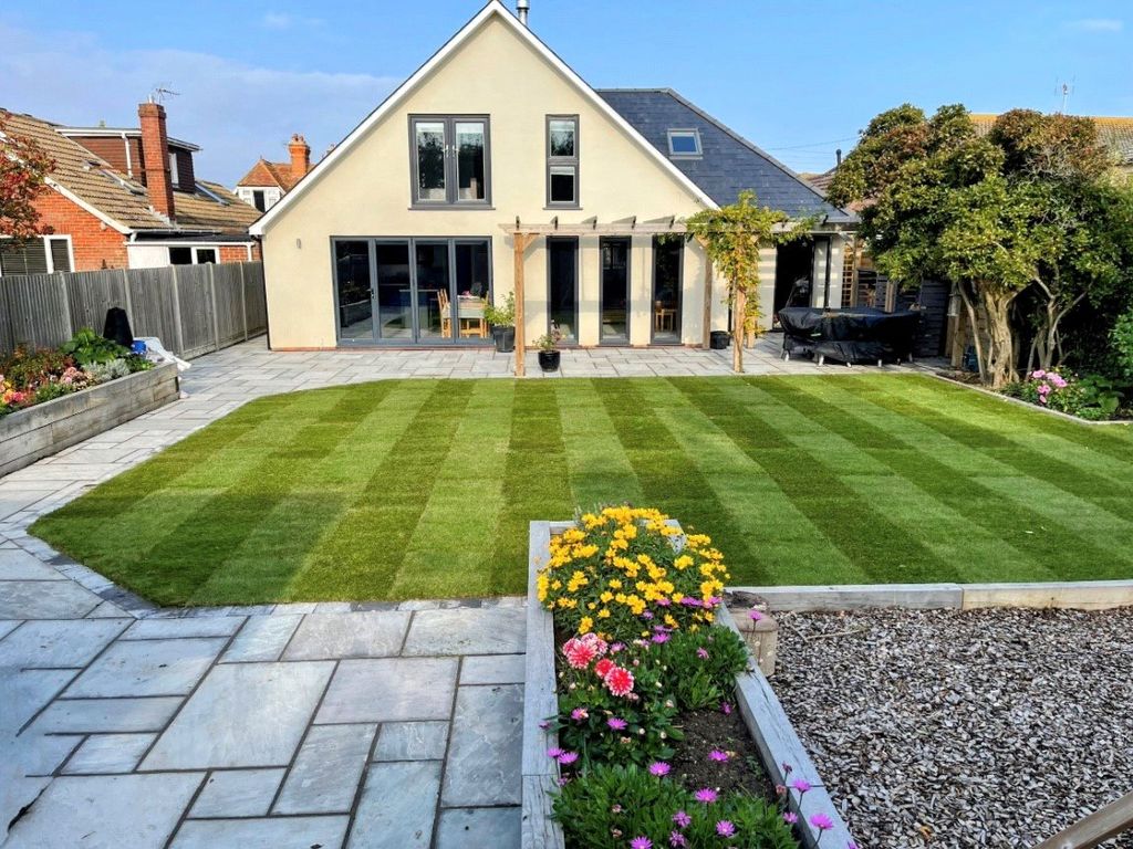 5 bed detached house for sale in St. Nicholas Road, Littlestone, New