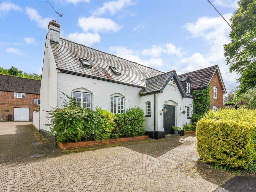 4 bed property for sale in Foundry Road, Anna Valley, Andover SP11, £