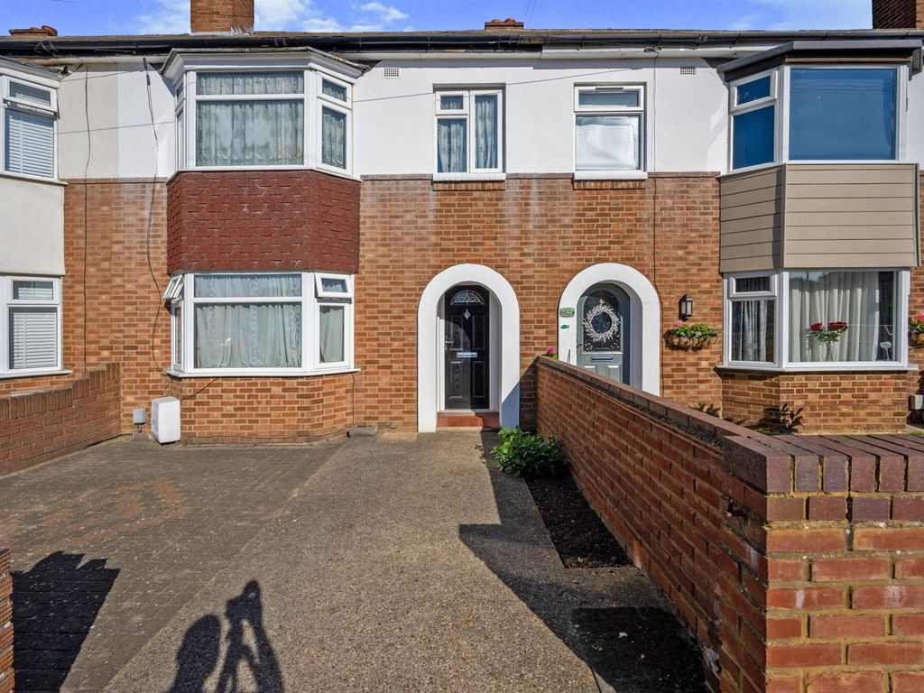 3 bed terraced house for sale in Broad Avenue, Elstow, Bedford MK42