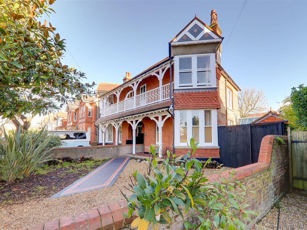 4 bed semidetached house for sale in Grove Road, Broadwater, Worthing