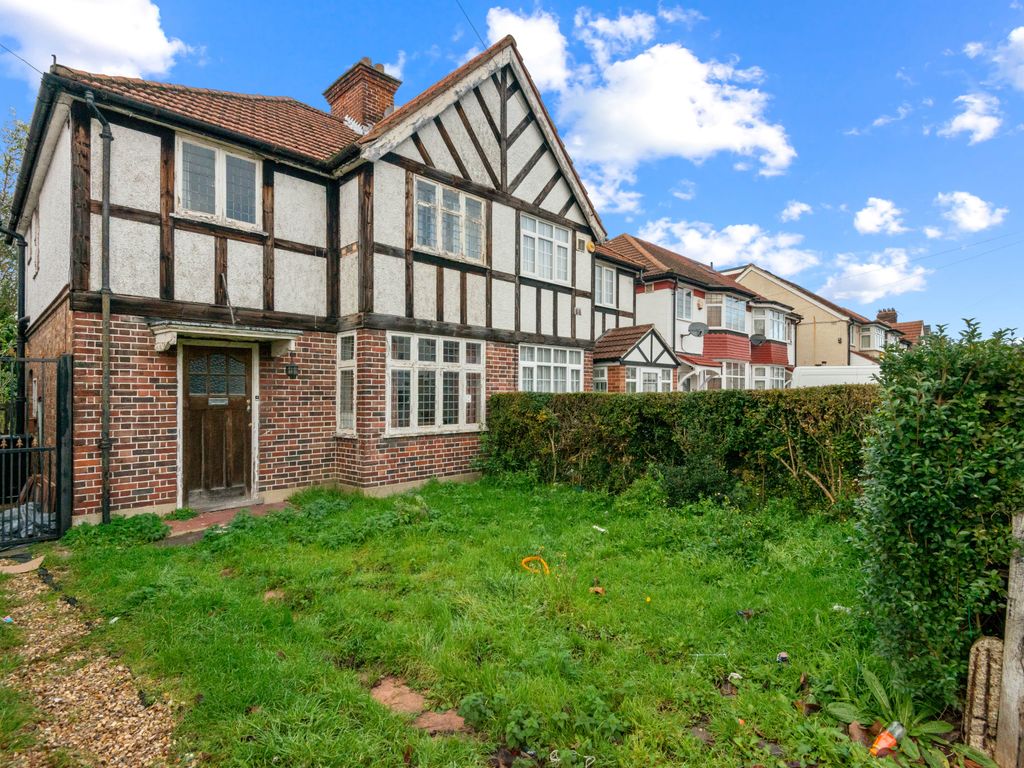 3 bed semidetached house for sale in The Warren, Heston, Hounslow TW5
