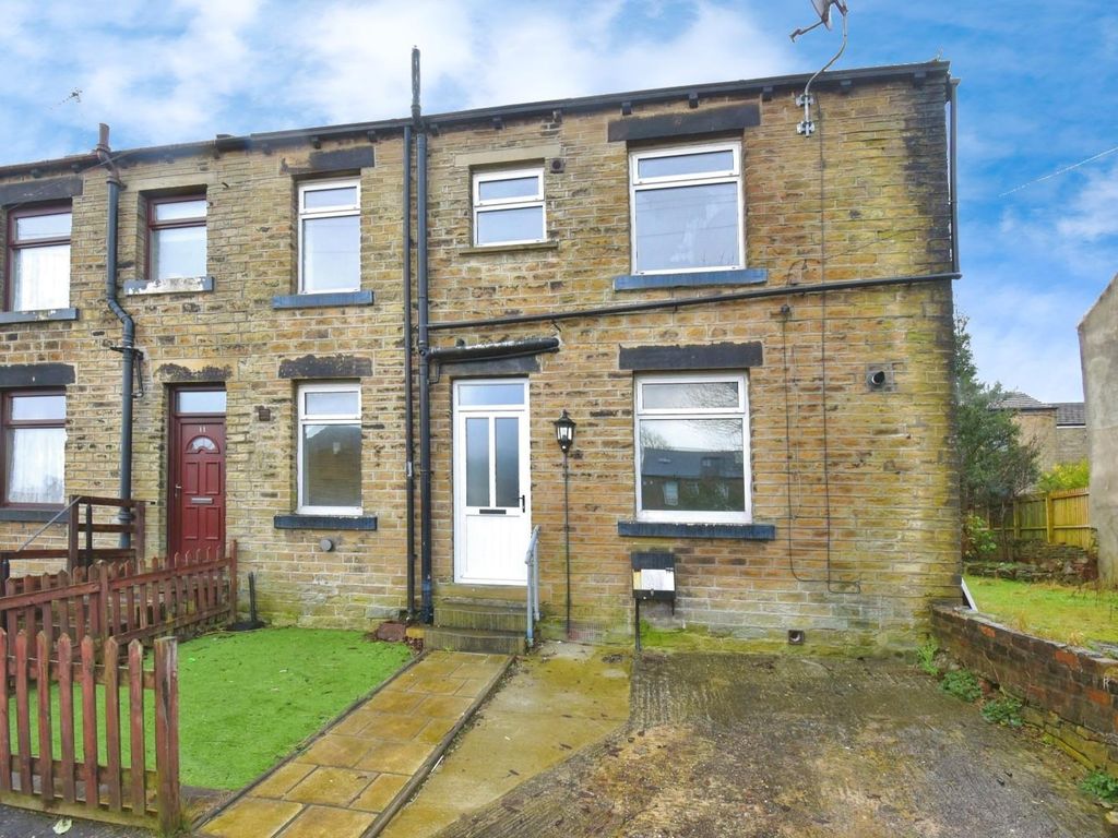 2 bed terraced house to rent in Baker Street, Lindley, Huddersfield HD3