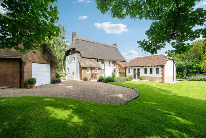 4 bed detached house for sale in Thame Road, Chilton, Aylesbury HP18, £