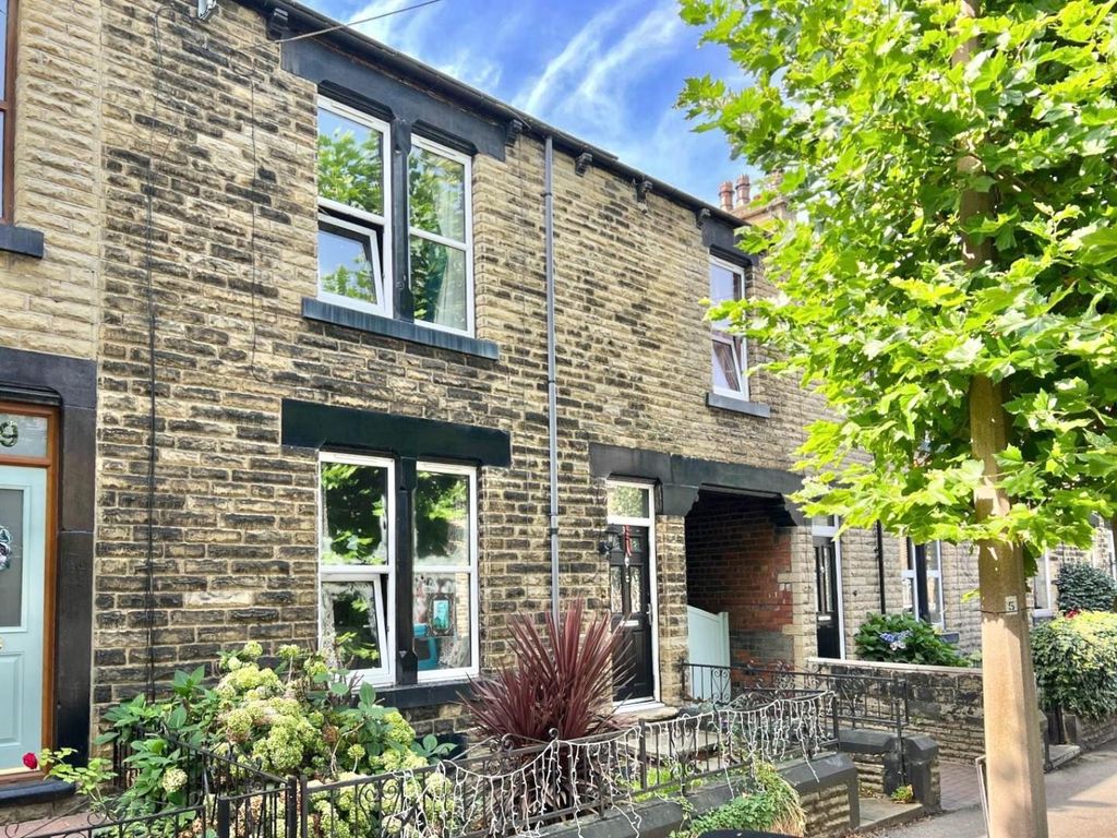 4 bed terraced house for sale in Park Grove, Barnsley S70, £180,000
