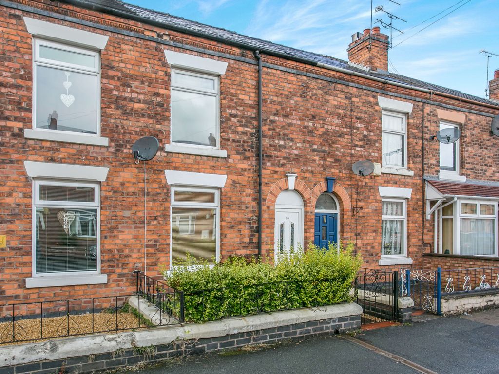 2 bed terraced house to rent in Minshull New Road, Crewe CW1, £800 pcm