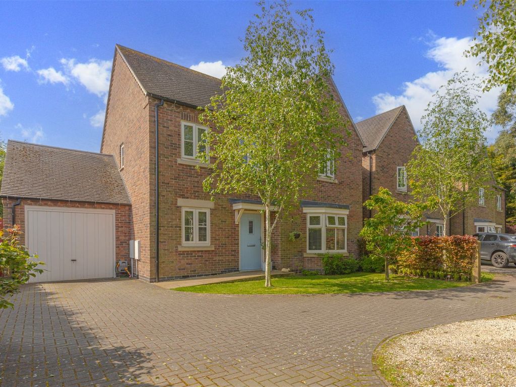 4 bed detached house for sale in Avenue Road, Queniborough, Leicester