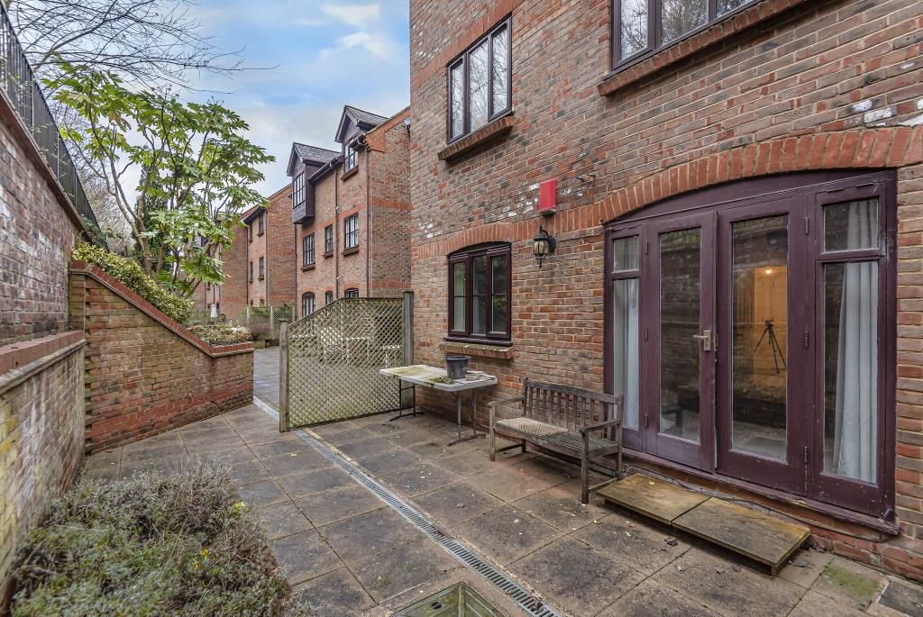 1 bed flat to rent in High Buckinghamshire HP11 Zoopla