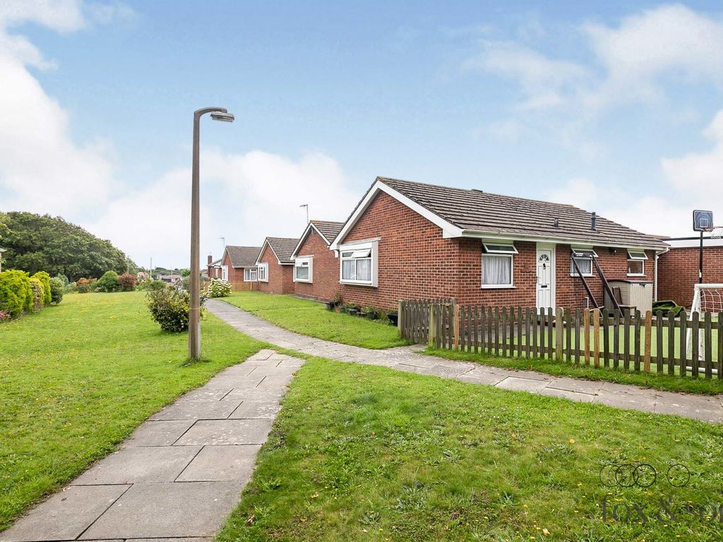4 bed detached bungalow for sale in Woodland Rise, BexhillOnSea TN40, £425,000 Zoopla