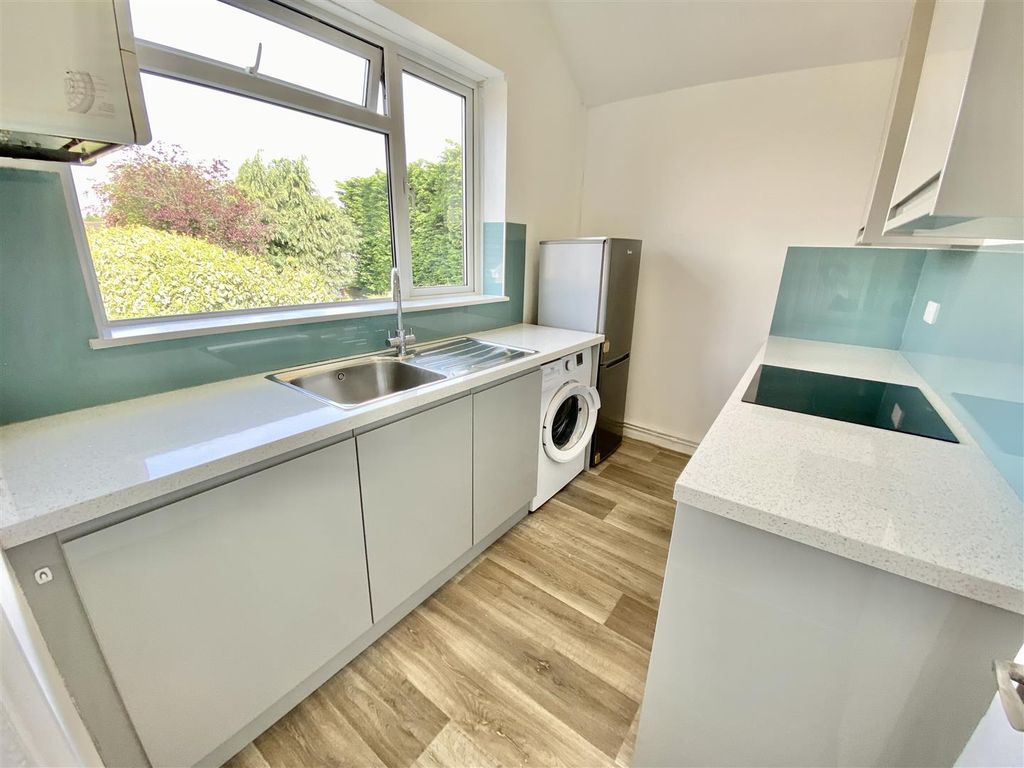 2 bed flat to rent in High Street, Arlesey SG15 Zoopla