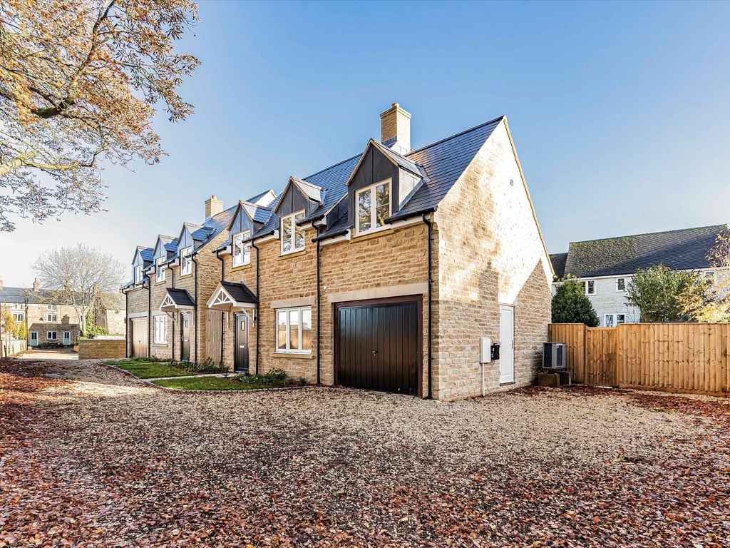 4 bed detached house for sale in Rock Hill, Chipping Norton