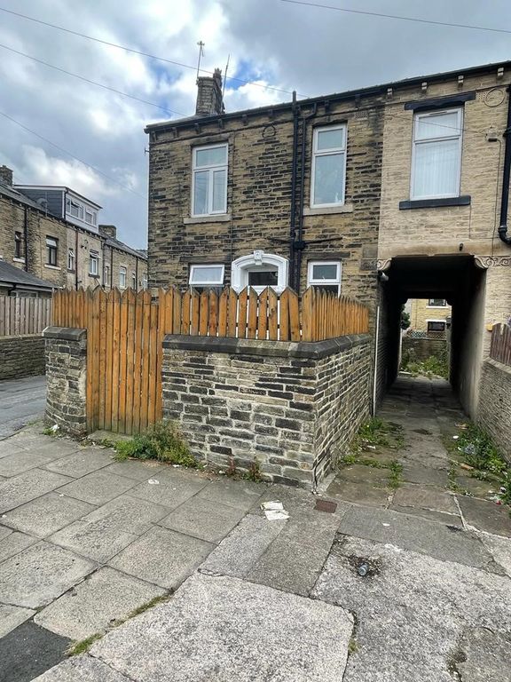 1 bed terraced house for sale in Maidstone Street, Bradford BD3, £