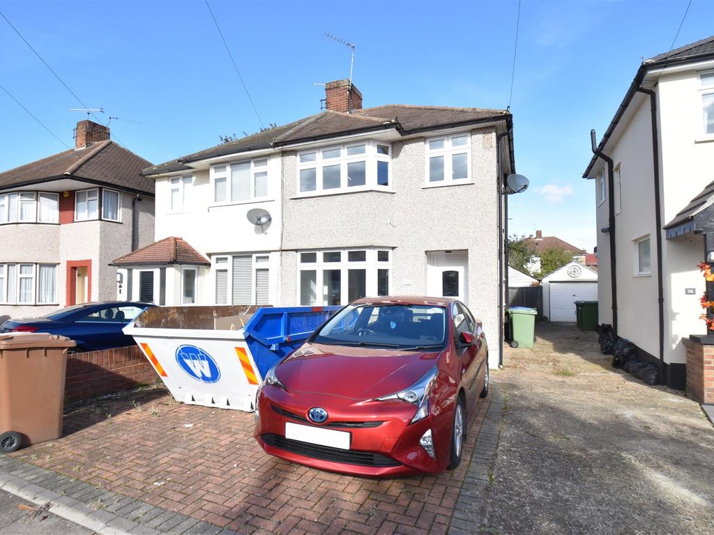 3 bed semidetached house to rent in Sheridan Road, Bexleyheath DA7, £