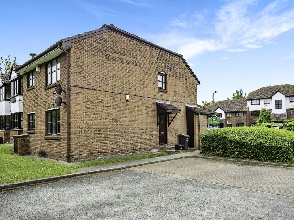 2 bed flat for sale in Court, Greenhithe, Kent DA9 Zoopla