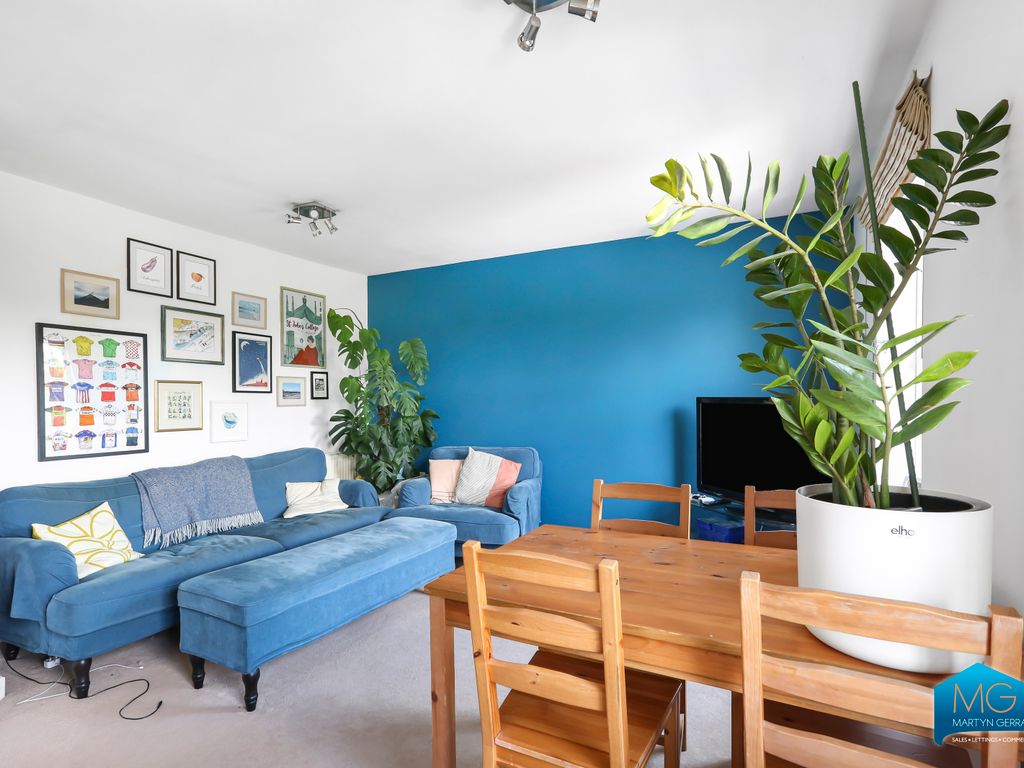 2 bed flat to rent in Tapster Street, High Hertfordshire EN5