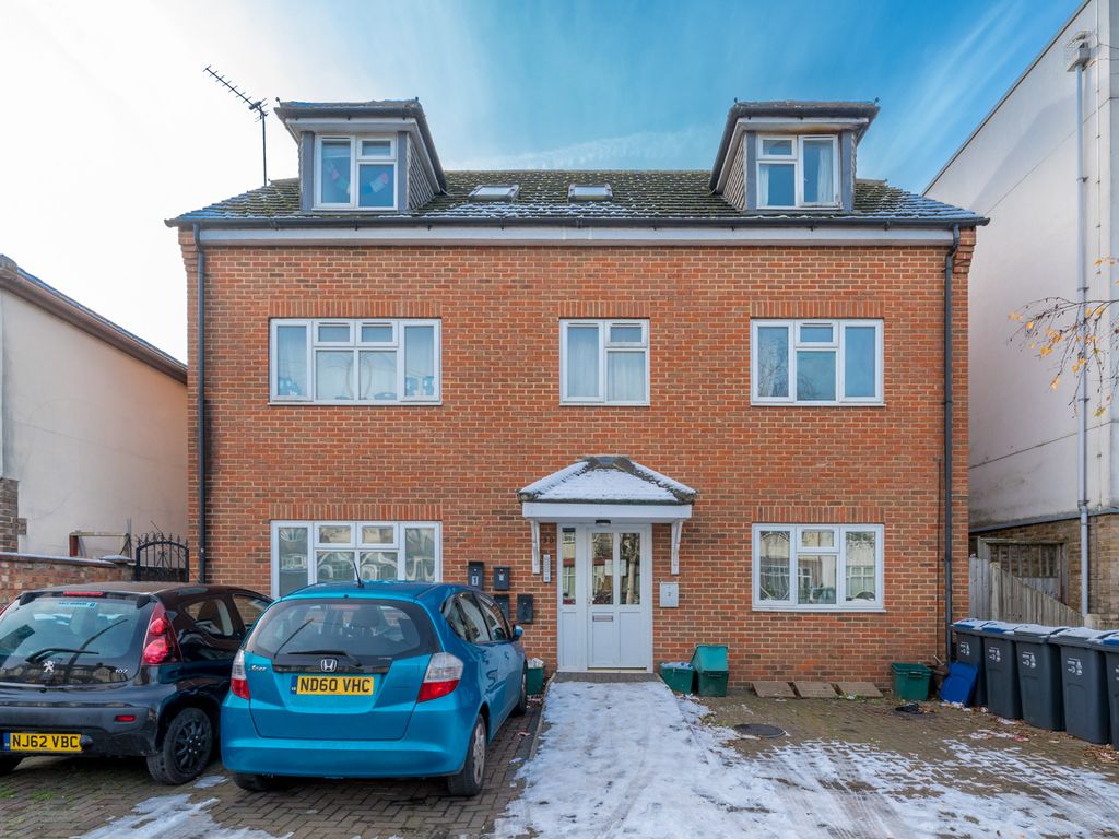 2 bed flat for sale in Meopham Road, Mitcham CR4 Zoopla