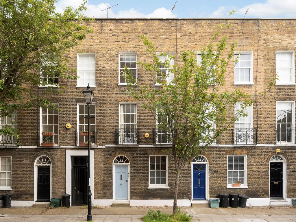3 bed terraced house for sale in Batchelor Street, Islington, London N1