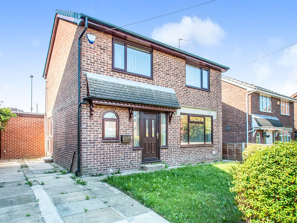 4 bed detached house to rent in Daffil Avenue, Churwell, Morley, Leeds