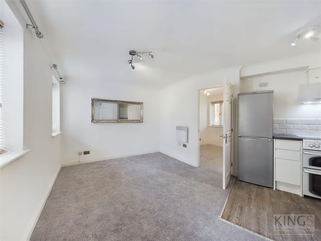 1 bed flat to rent in Walsingham Close, Hatfield AL10 Zoopla