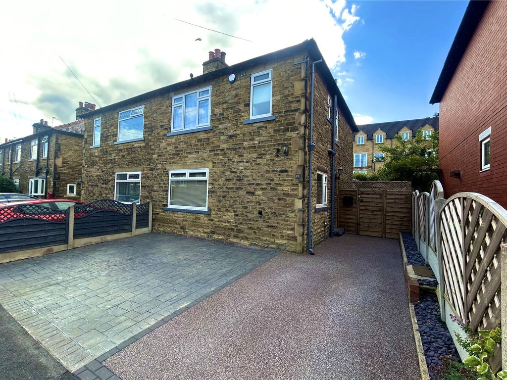 3 bed semidetached house for sale in Well Grove, Brighouse, West