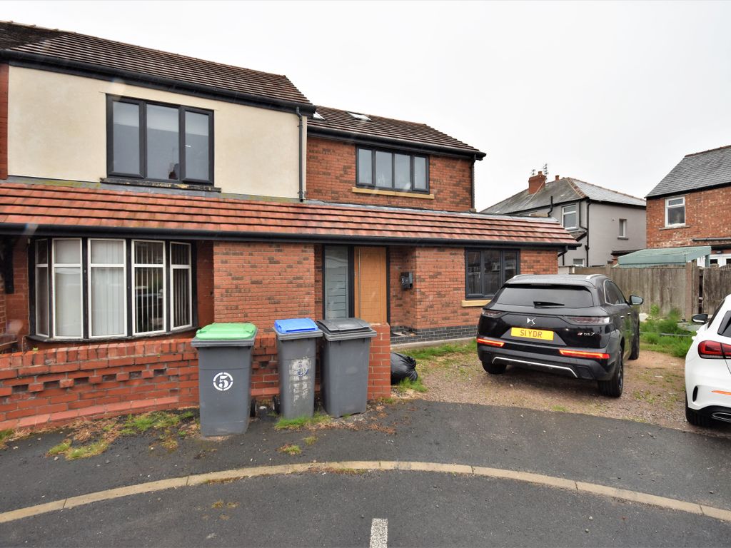 4 bed end terrace house for sale in Malham Avenue, Blackpool FY4, £