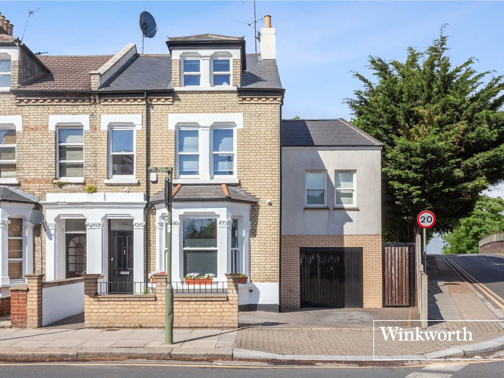 6 bed semidetached house for sale in Station Road, Finchley, London N3