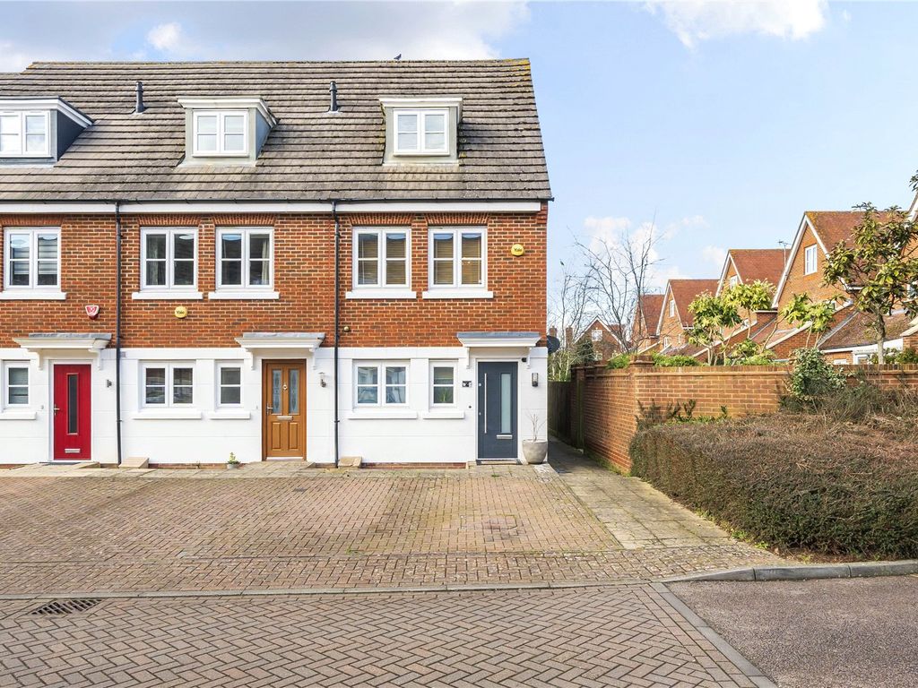 3 bed end terrace house for sale in Moberly Way, Kenley, Surrey CR8