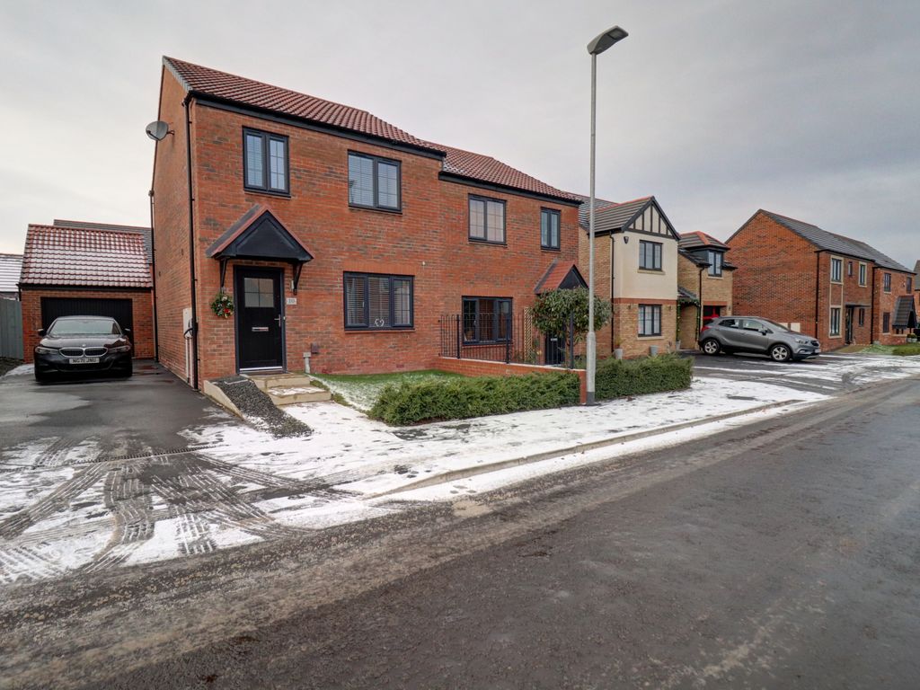 3 bed semidetached house for sale in Normanby Gardens, St. Nicholas